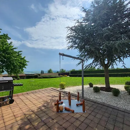 Penzion Kostelany ゲストハウス 3*