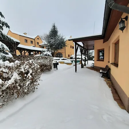 ゲストハウス Penzion Kostelany Kostelany